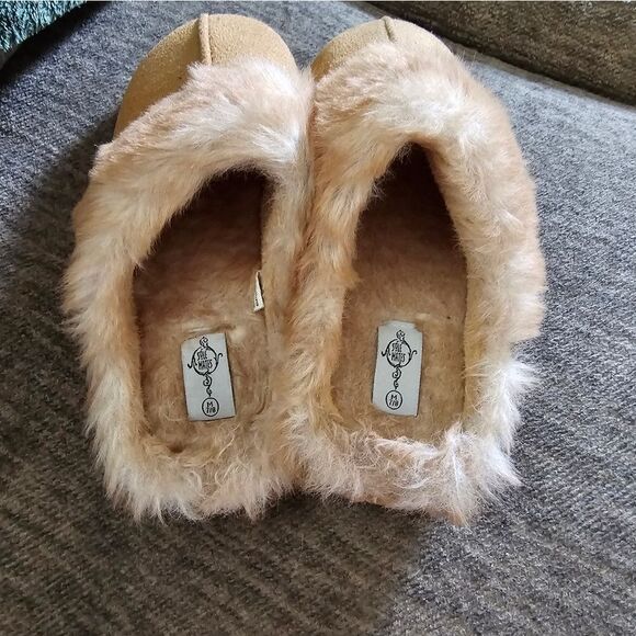 Cute and comfy ladies slippers size 7/8 - Picture 5 of 7